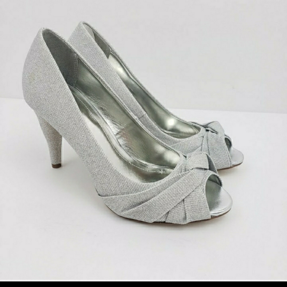 Style & Co Silver sparkle pumps